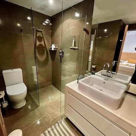Coastal Comfort - Puerto Sotogrande - With Parking Space *
