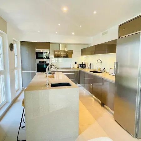 Coastal Comfort - Puerto Sotogrande - With Parking Space *